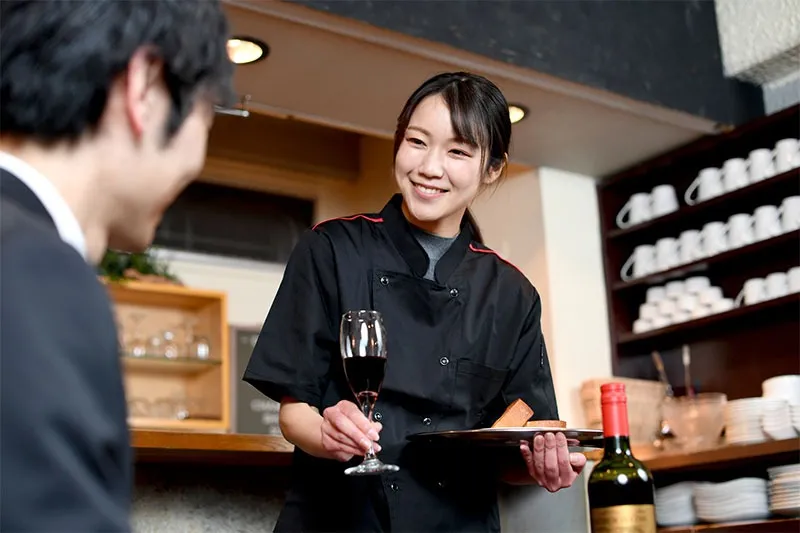 ホールスタッフ/パート・アルバイト